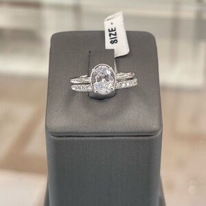 Elegant .925 Silver Oval-Shaped Women's Ring Set